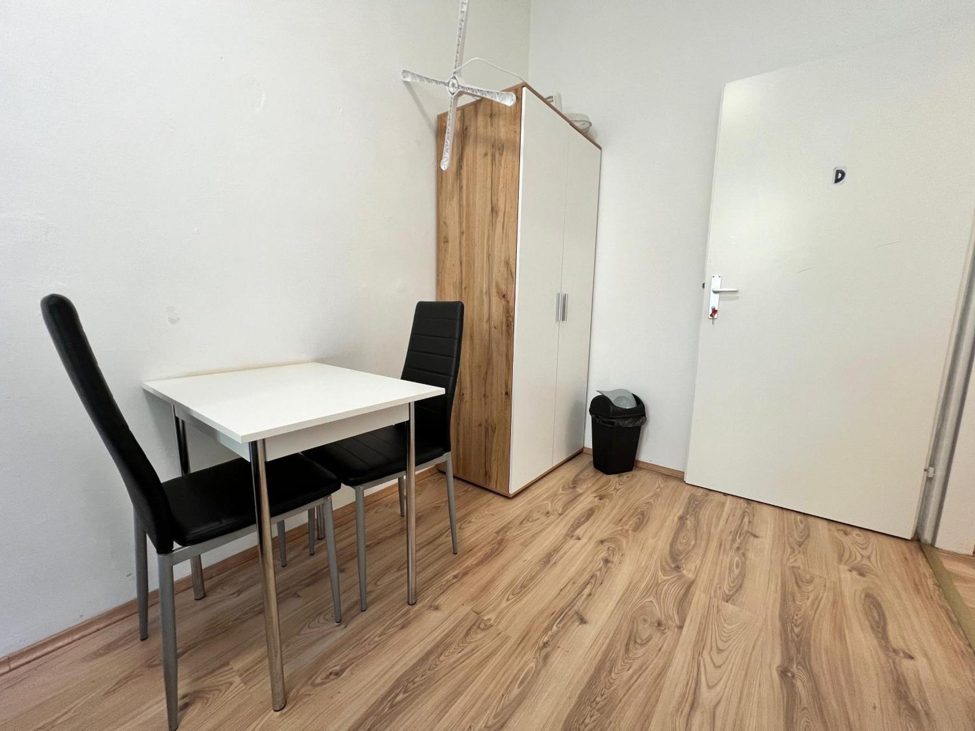 Apartment Cozy 4br Shared Apt.- Near U3/zippererstrasse Wien
